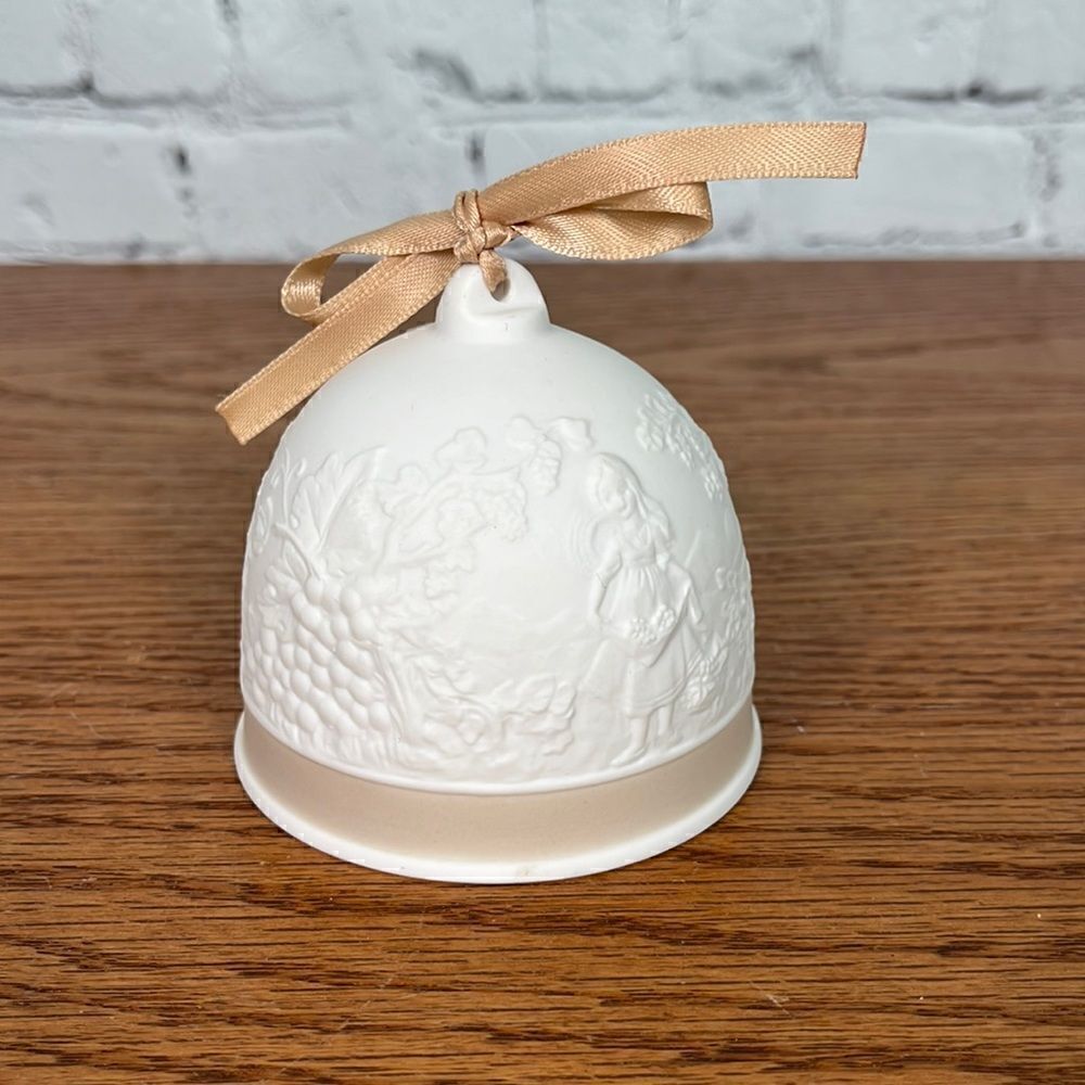 Lladro porcelain bell orange accent Vineyard grape vines  trees EUC 1993